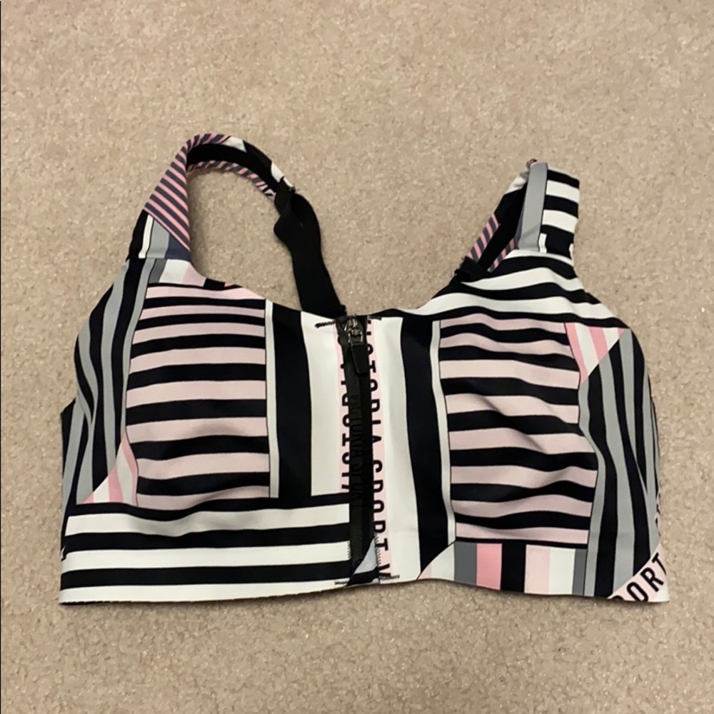 VS Incredible Knockout Ultra Max Sport Bra - 34DD